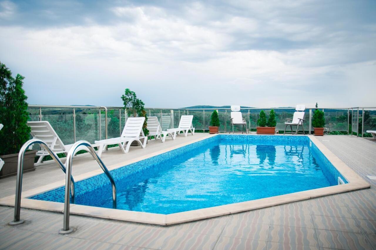 Fantasy Apartaments And Studios Avenue Комплекс Фантазия Хисаря Zewnętrze zdjęcie