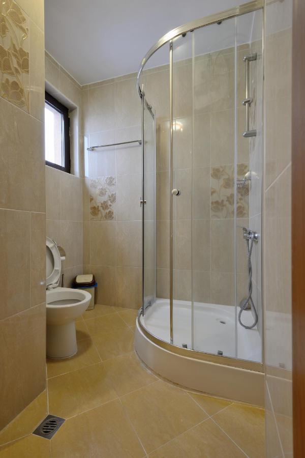 Fantasy Apartaments And Studios Avenue Комплекс Фантазия Хисаря Zewnętrze zdjęcie