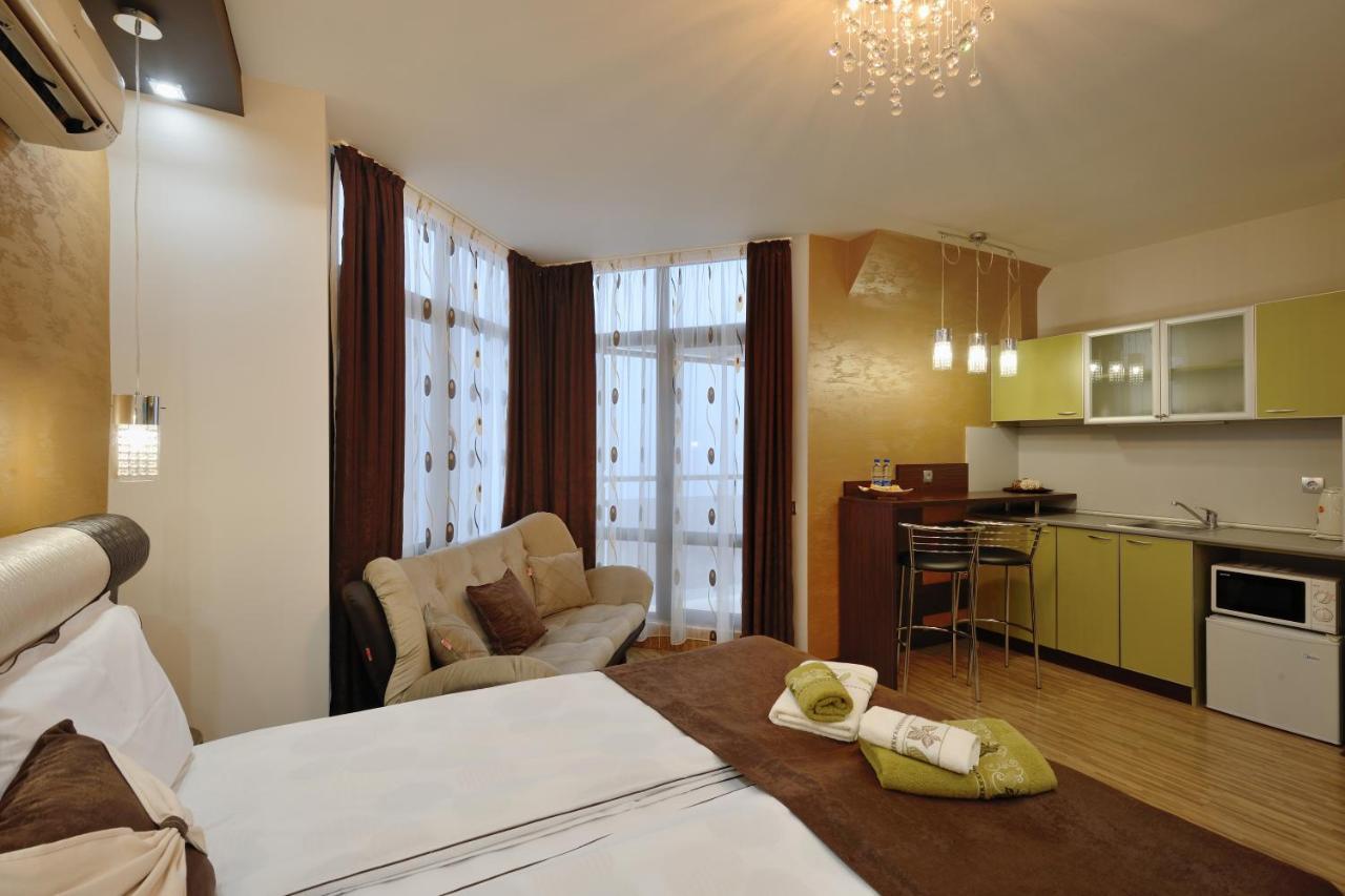 Fantasy Apartaments And Studios Avenue Комплекс Фантазия Хисаря Zewnętrze zdjęcie