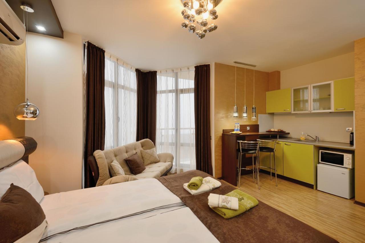 Fantasy Apartaments And Studios Avenue Комплекс Фантазия Хисаря Zewnętrze zdjęcie