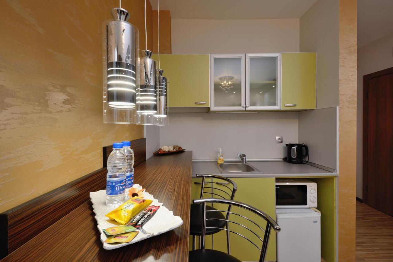 Fantasy Apartaments And Studios Avenue Комплекс Фантазия Хисаря Zewnętrze zdjęcie