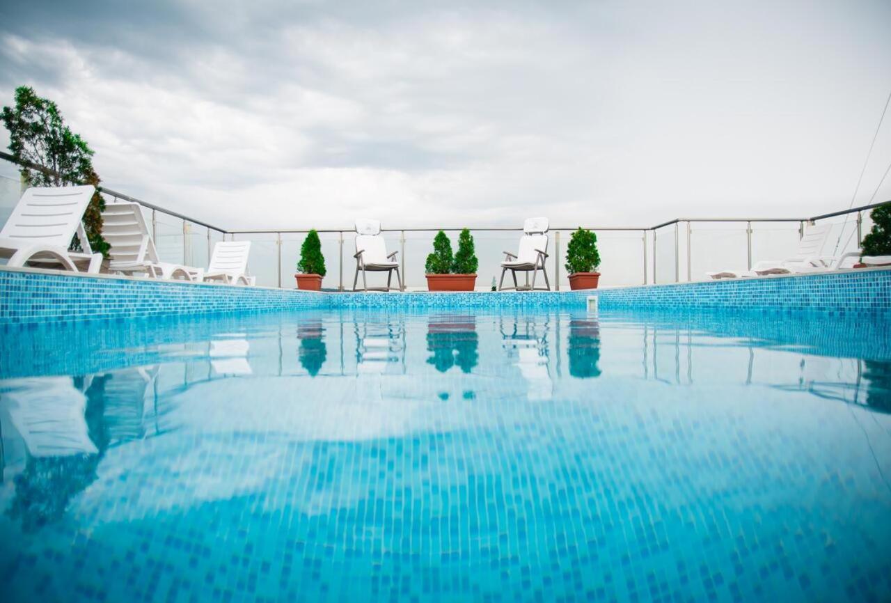 Fantasy Apartaments And Studios Avenue Комплекс Фантазия Хисаря Zewnętrze zdjęcie